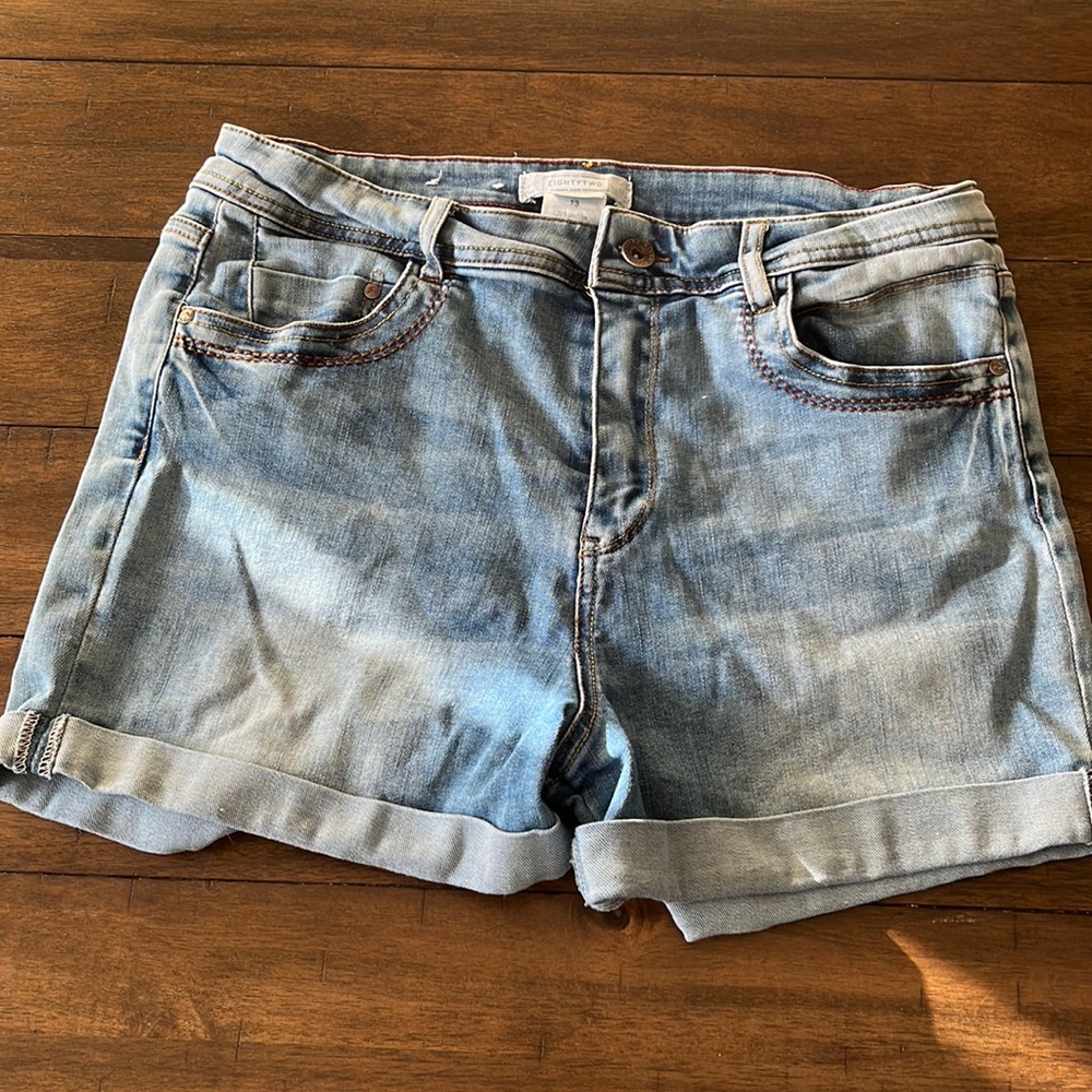 EightyTwo Jean Shorts.sz 13